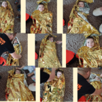 Dzieci leżą na dywanie zawinięte w folię termiczną - kolaż zdjęć