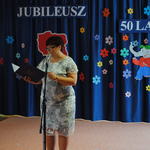 Dyrektor przedszkola przemawia z okazji jubileuszu placówki